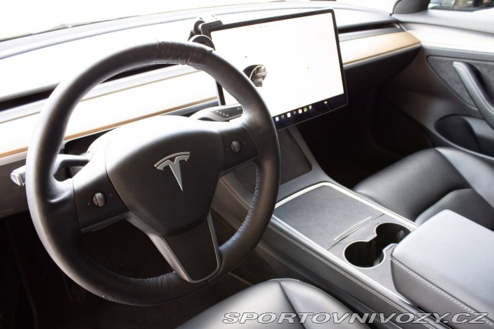 Tesla Model 3 Long Range / Tažné / Tep 2021
