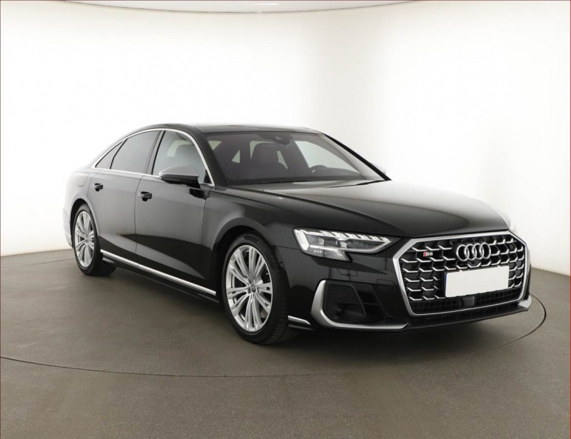 Audi S8 4.0 TFSI, Vzduch, 360°, V