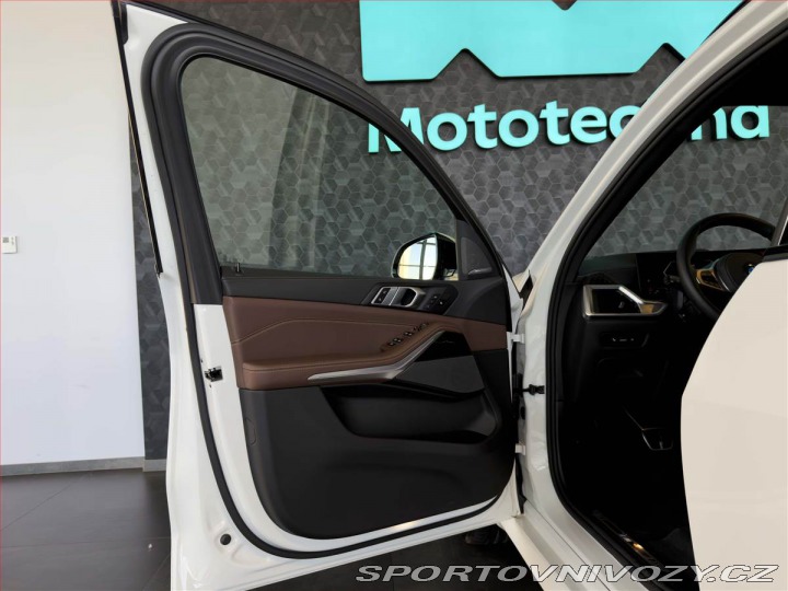 BMW X5 xDrive40i 2025