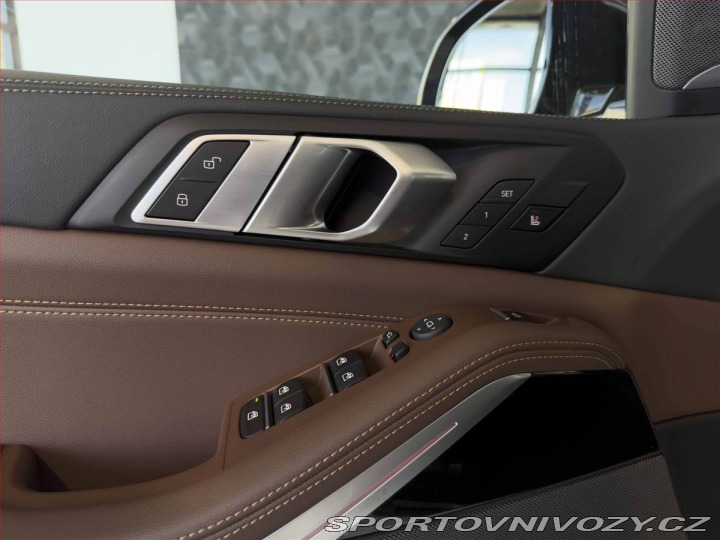 BMW X5 xDrive40i 2025