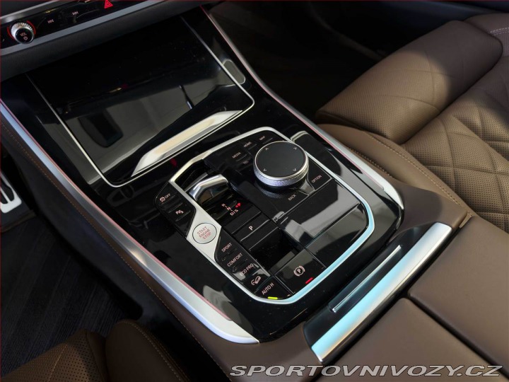 BMW X5 xDrive40i 2025