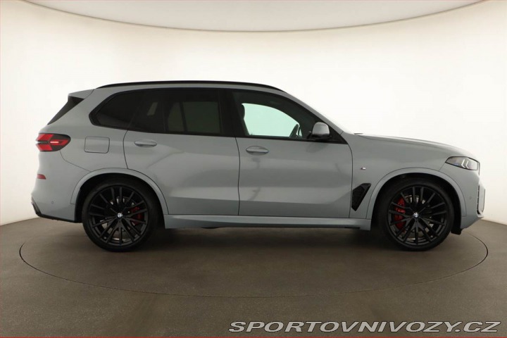 BMW X5 xDrive40i, M Paket, Vzduc 2025