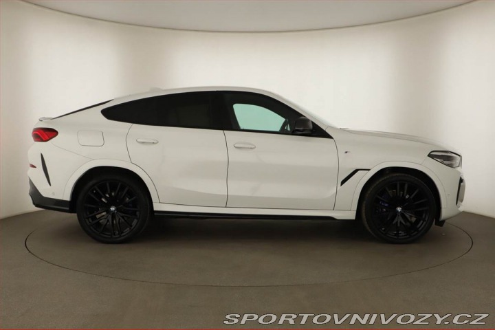 BMW X6 xDrive40i, ACC, Výhřev, K 2022