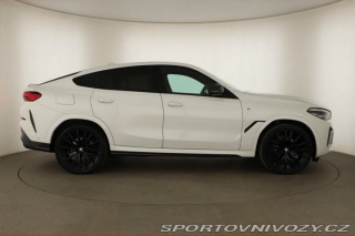 BMW X6 xDrive40i, ACC, Výhřev, K 2022