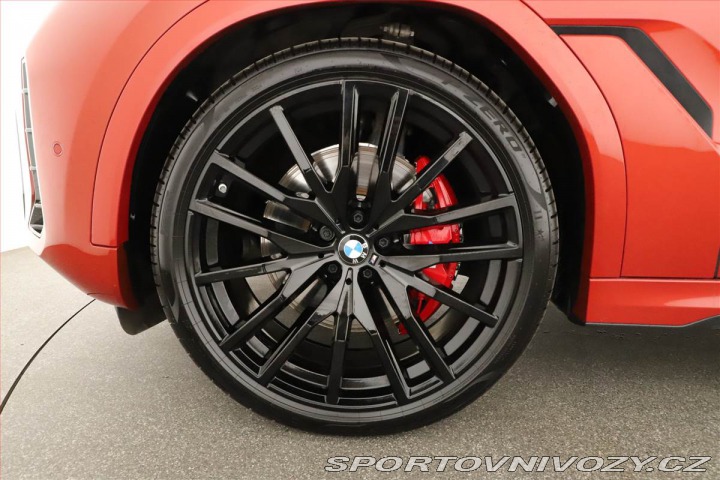 BMW X6 xDrive40i, M Paket, vzduc 2024