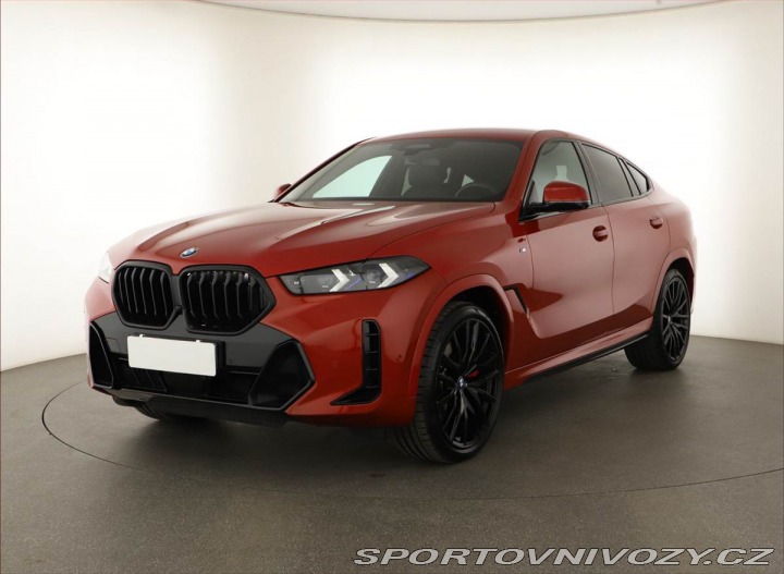 BMW X6 xDrive40i, M Paket, vzduc 2024