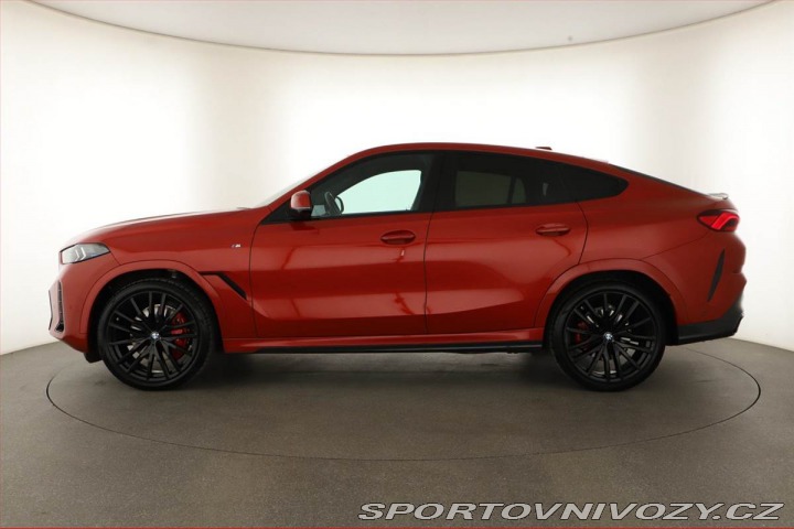 BMW X6 xDrive40i, M Paket, vzduc 2024
