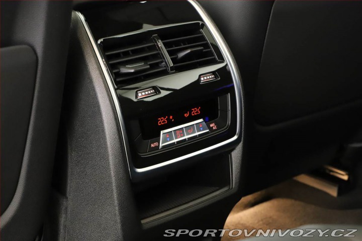 BMW X7 M60i, 7míst, Vzduch 2024