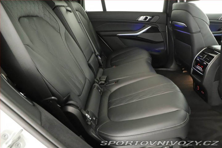 BMW X7 M60i, 7míst, Vzduch 2024
