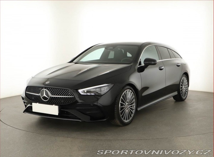 Mercedes-Benz CLA 200, AMG Line 2025