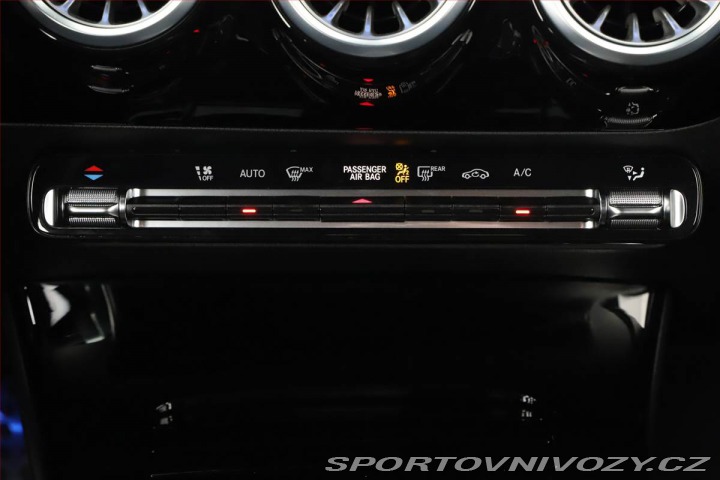 Mercedes-Benz CLA 200, AMG Line 2025