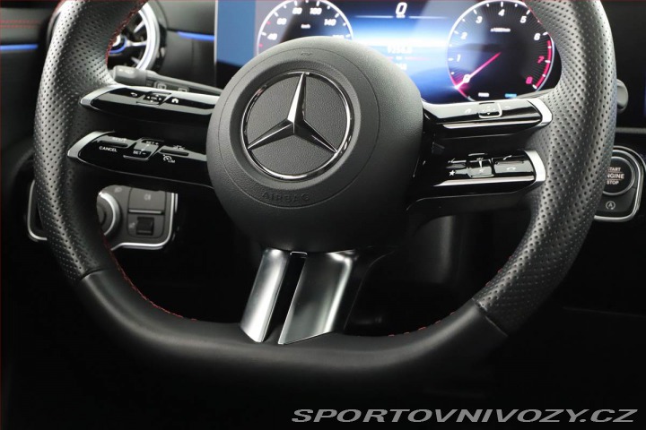 Mercedes-Benz CLA 200, AMG Line 2025