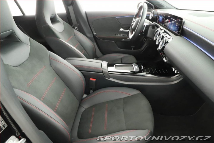 Mercedes-Benz CLA 200, AMG Line 2025