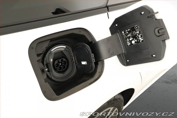 Mercedes-Benz CLA 250 e, Progressive, Kamer 2025