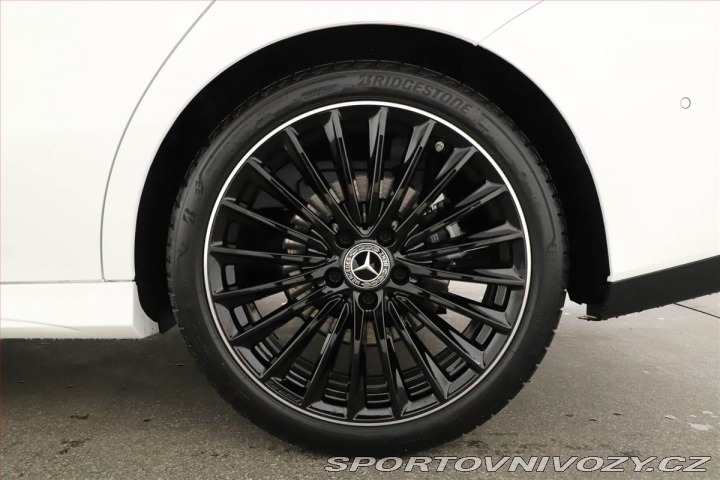 Mercedes-Benz CLA 200, AMG Line, Výhřev, Ka 2025