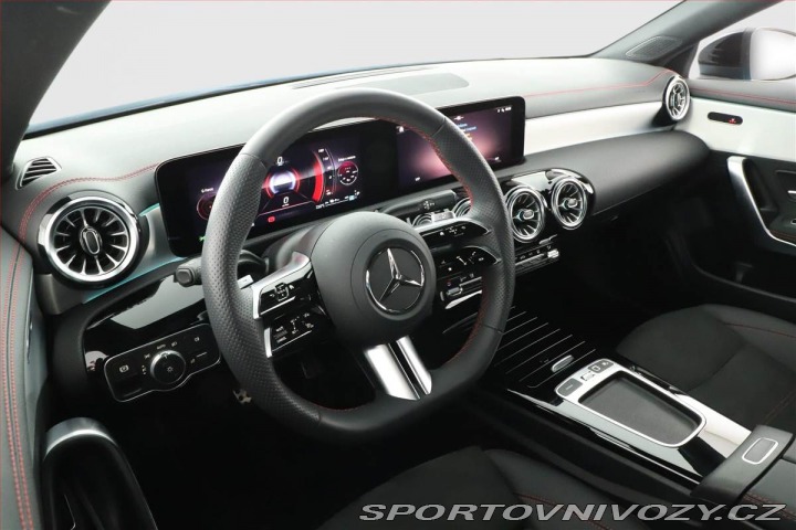 Mercedes-Benz CLA 250 e, AMG, ACC, Výhřev 2025