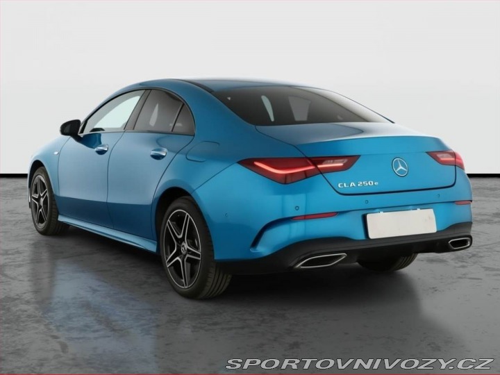 Mercedes-Benz CLA 250 e, AMG, ACC, Výhřev 2025