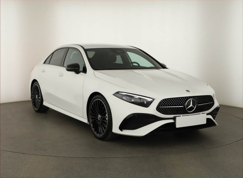 Mercedes-Benz A A 200, AMG Line, Navigace