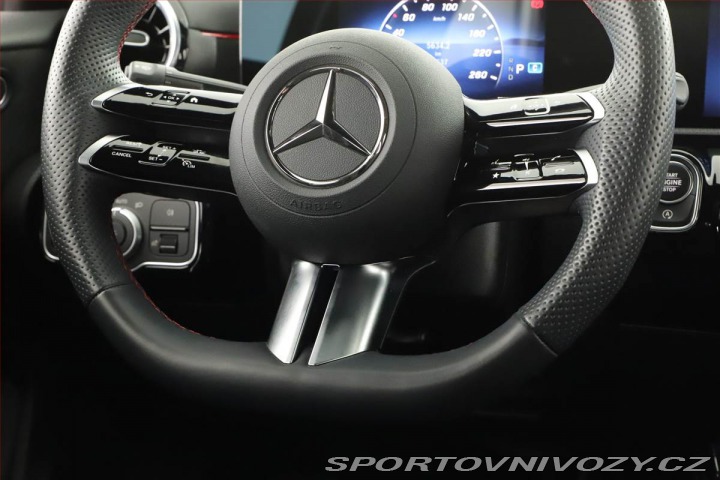 Mercedes-Benz A A 200, AMG Line, Navigace 2025