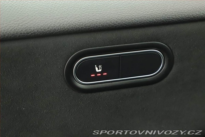 Mercedes-Benz A A 200, AMG Line, Navigace 2025