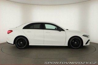 Mercedes-Benz A A 200, AMG Line, Navigace 2025