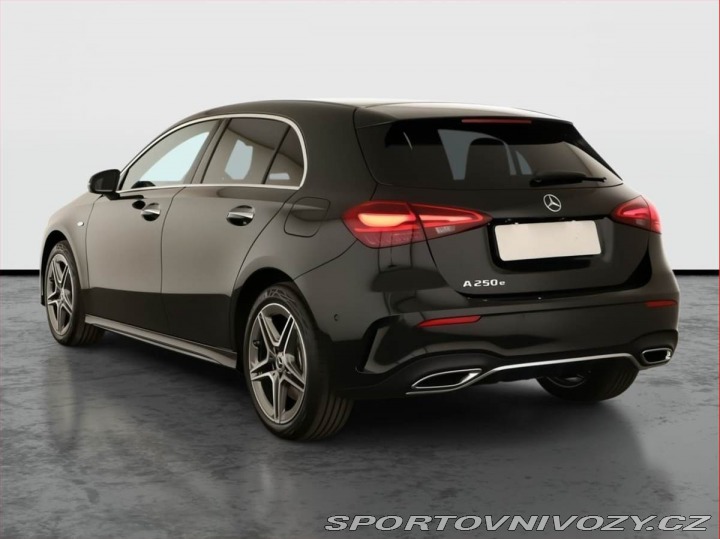 Mercedes-Benz A A 250 e, AMG Line, Naviga 2025