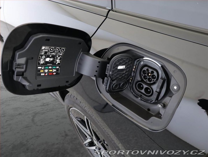 Mercedes-Benz C C 300 e 2023