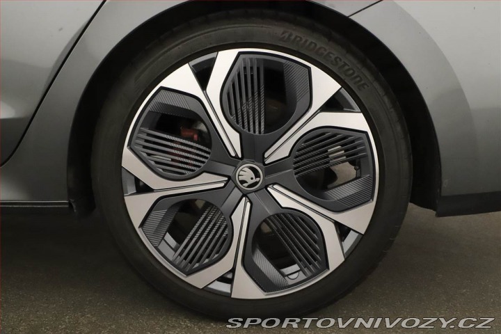 Škoda Octavia RS RS 2.0 TSI, RS 2.0TSI 195 2025