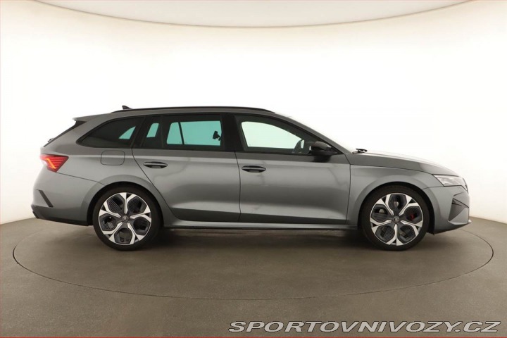 Škoda Octavia RS RS 2.0 TSI, RS 2.0TSI 195 2025