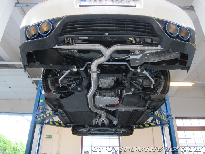 Nissan GT-R R35 BLACK ED. DPH 689PS 2012