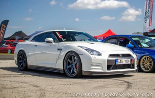Nissan GT-R R35 BLACK ED. DPH 689PS 2012