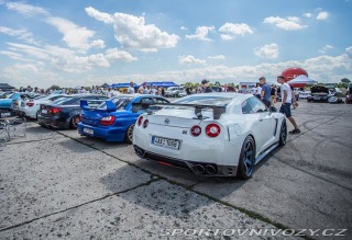 Nissan GT-R R35 BLACK ED. DPH 689PS 2012