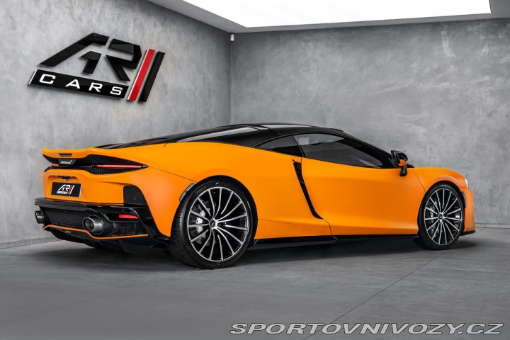 McLaren GT  2021