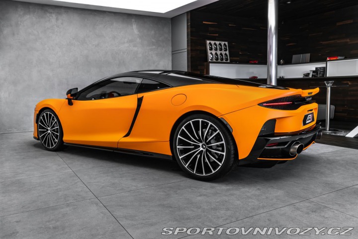 McLaren GT  2021