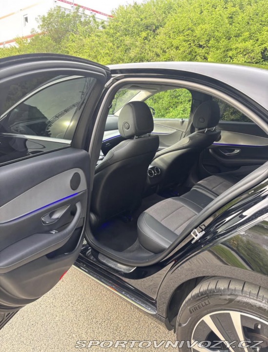Mercedes-Benz E  2020