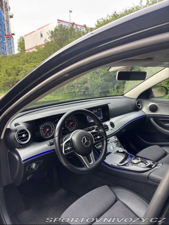 Mercedes-Benz E  2020