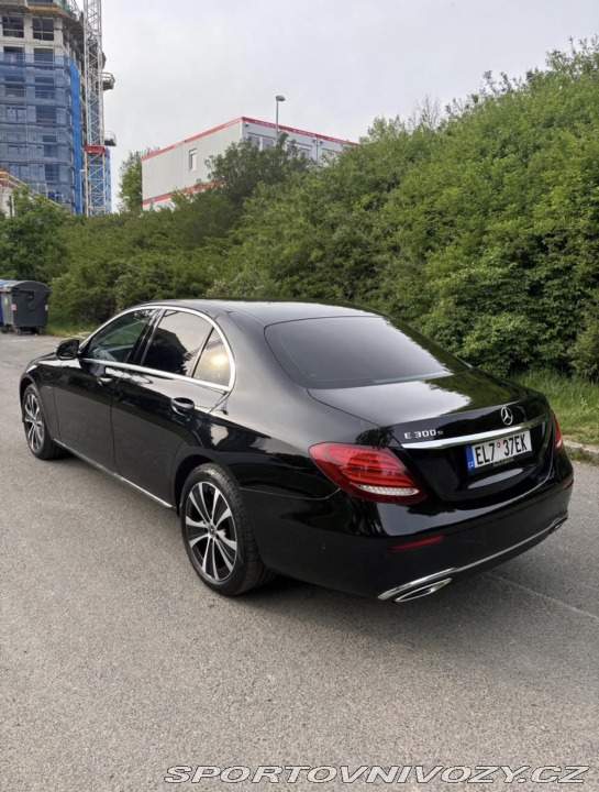 Mercedes-Benz E  2020