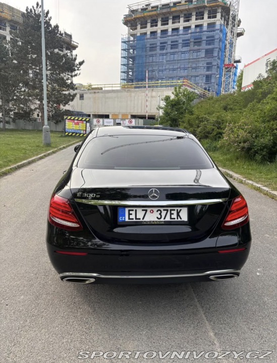 Mercedes-Benz E  2020