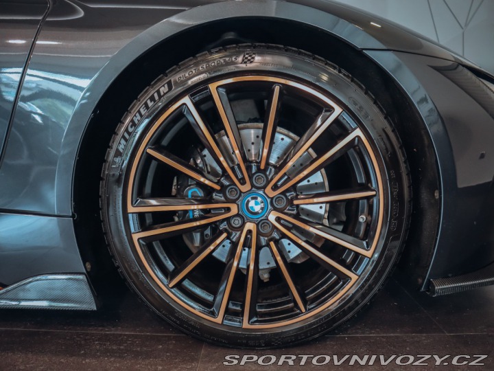 BMW i8 Ultimate Sophisto Edition 2019