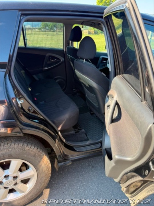 Toyota Ostatní modely RAV4 2,2   130kw 2007