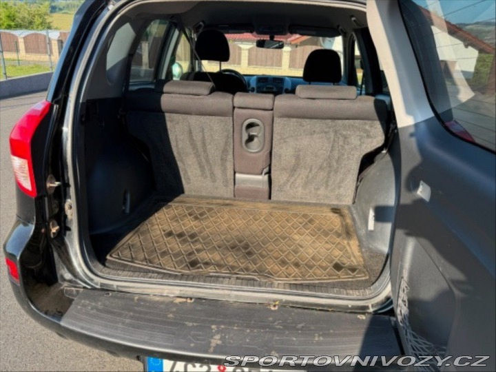 Toyota Ostatní modely RAV4 2,2   130kw 2007