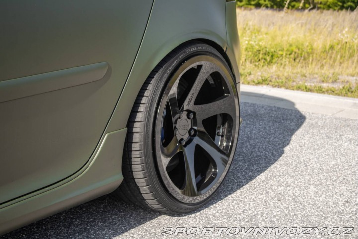 Volkswagen Golf R32 3.2 V6 DSG / AJ NA S 2008