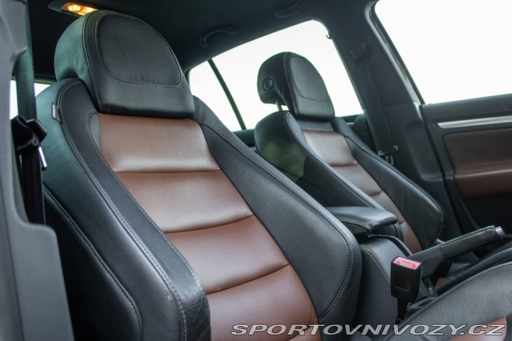 Volkswagen Golf R32 3.2 V6 DSG / AJ NA S 2008