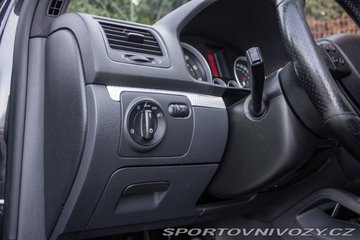 Volkswagen Golf R32 3.2 V6 DSG / AJ NA S 2008