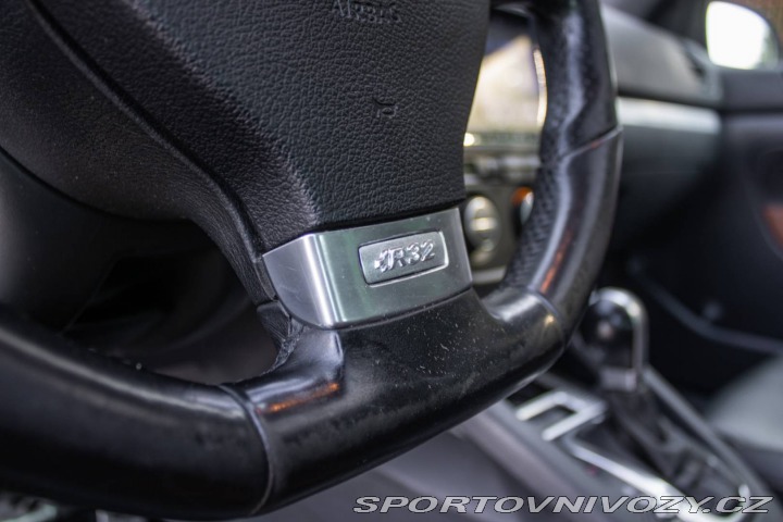 Volkswagen Golf R32 3.2 V6 DSG / AJ NA S 2008