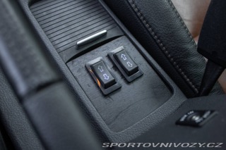 Volkswagen Golf R32 3.2 V6 DSG / AJ NA S 2008