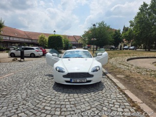 Aston Martin Vantage  2010