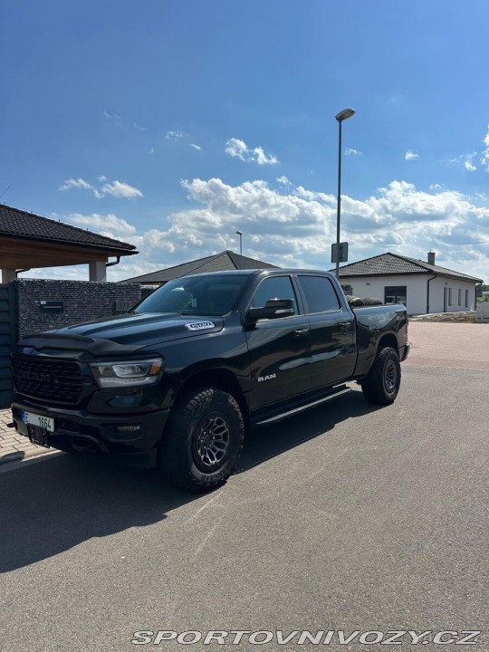 Dodge Ostatní modely RAM 5,7 1500 1800