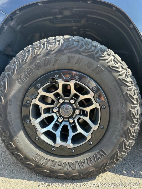 Dodge Ostatní modely RAM 5,7 1500 1800