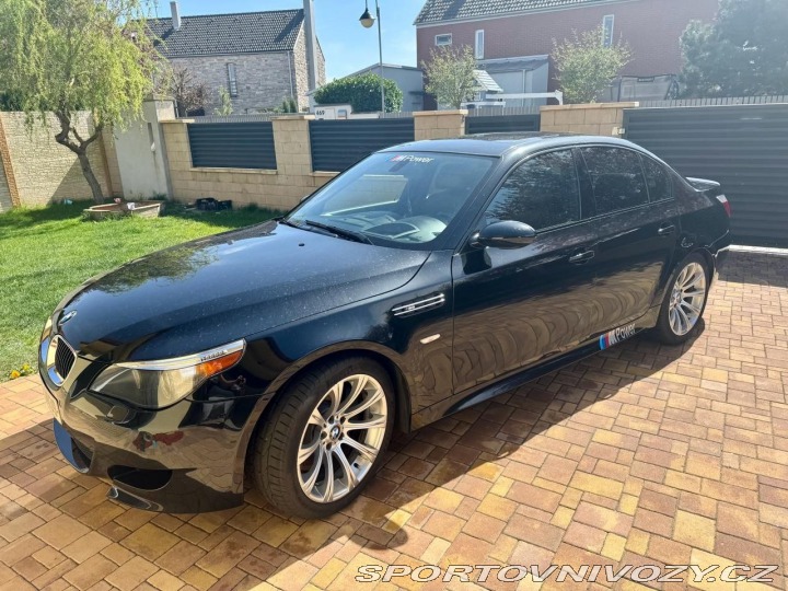 BMW M5  2005
